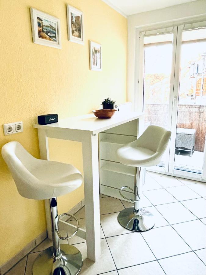 Modernes 3 Zimmer Apartment - Luise- Mit Wlan, Balkon Und Smart-Tv In City-Nahe! Erfurt Esterno foto