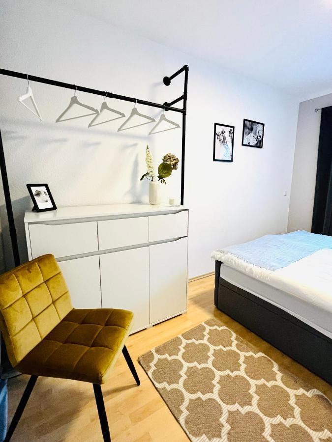 Modernes 3 Zimmer Apartment - Luise- Mit Wlan, Balkon Und Smart-Tv In City-Nahe! Erfurt Esterno foto