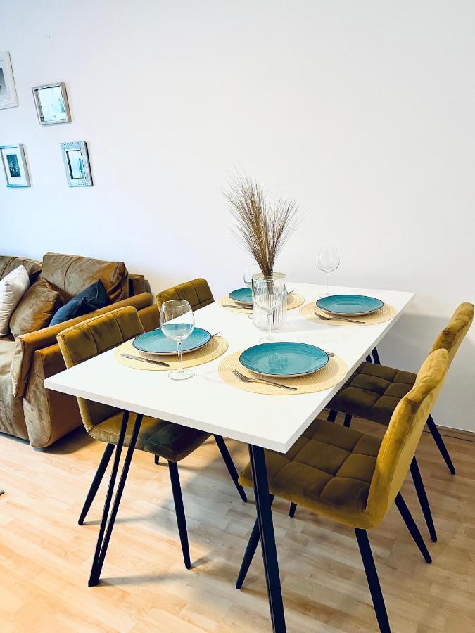 Modernes 3 Zimmer Apartment - Luise- Mit Wlan, Balkon Und Smart-Tv In City-Nahe! Erfurt Esterno foto