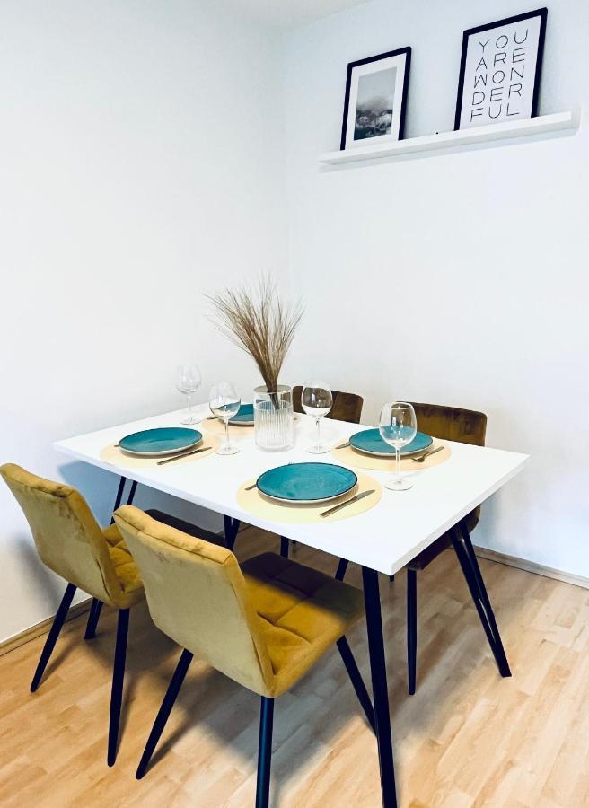 Modernes 3 Zimmer Apartment - Luise- Mit Wlan, Balkon Und Smart-Tv In City-Nahe! Erfurt Esterno foto