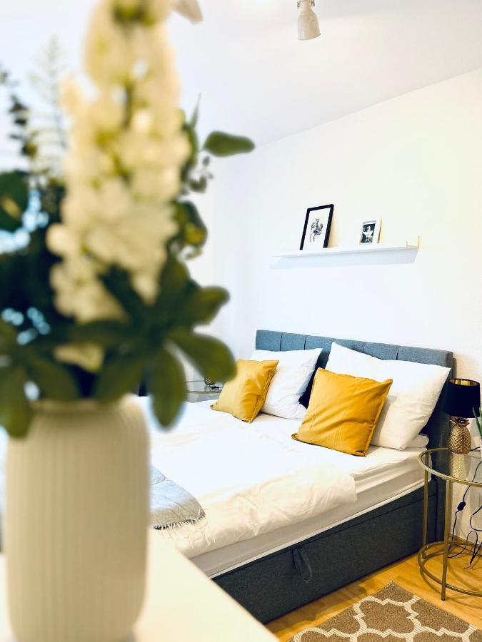 Modernes 3 Zimmer Apartment - Luise- Mit Wlan, Balkon Und Smart-Tv In City-Nahe! Erfurt Esterno foto